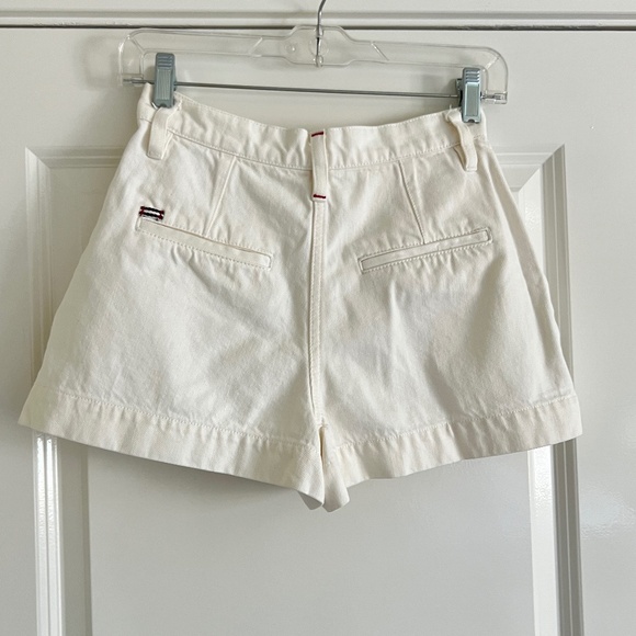 Alice + Olivia Ecru Denim Shorts with Front Pleats, Size 24 - Picture 3 of 3